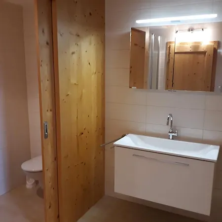 Guest house Ladner