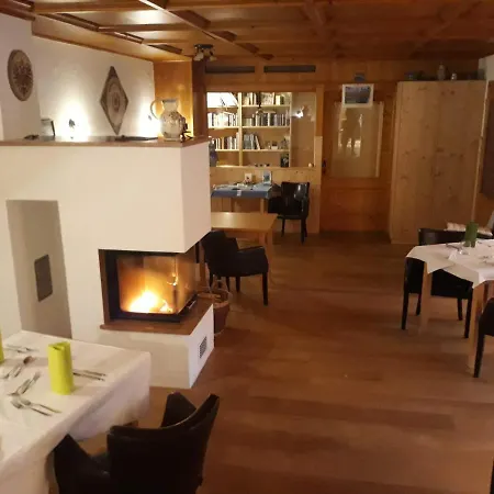 Ladner Guest house 3*