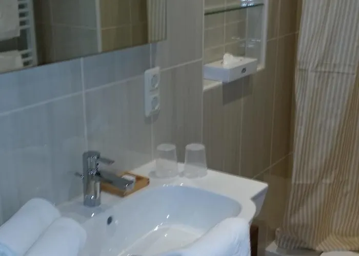 拉德纳旅馆 招待所 3*