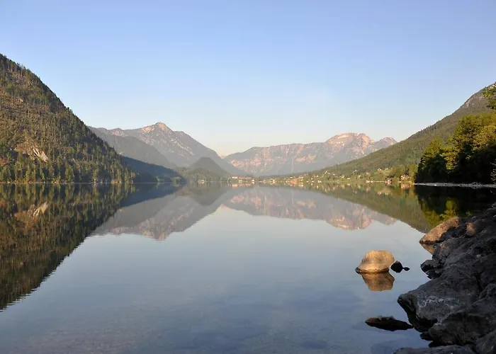 Ladner Гостевой дом Грундльзее